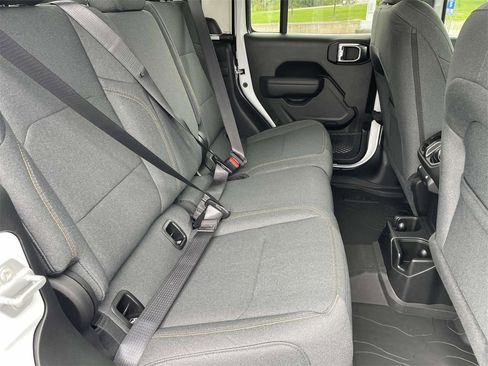 New 2025 Jeep Gladiator Sport image 31