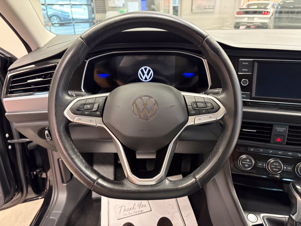 Used 2024 Volkswagen Jetta SE FWD image 10