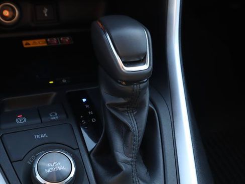 Certified 2022 Toyota RAV4 XSE AWD/4WD image 16