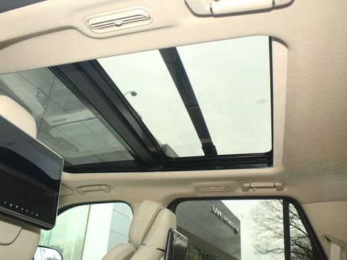 Used 2019 Lincoln Navigator Reserve w/ Cargo Package image 25