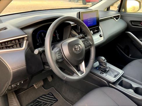 Certified 2026 Toyota Corolla Cross LE FWD image 17