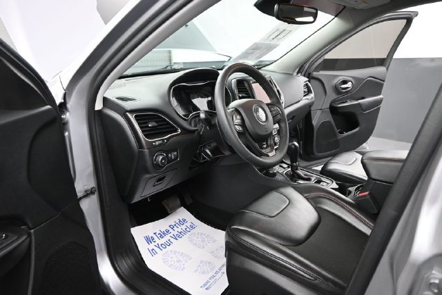 Used 2021 Jeep Cherokee Trailhawk w/ Trailer Tow Group AWD/4WD image 9
