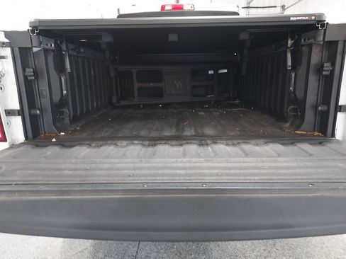 Used 2022 RAM 1500 4x4 Crew Cab Classic image 28