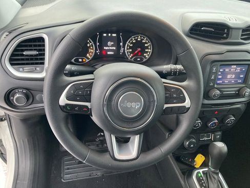 Used 2019 Jeep Renegade Sport image 18