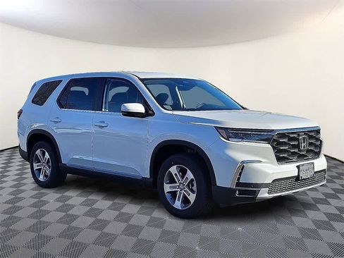 New 2025 Honda Pilot EX-L image 2