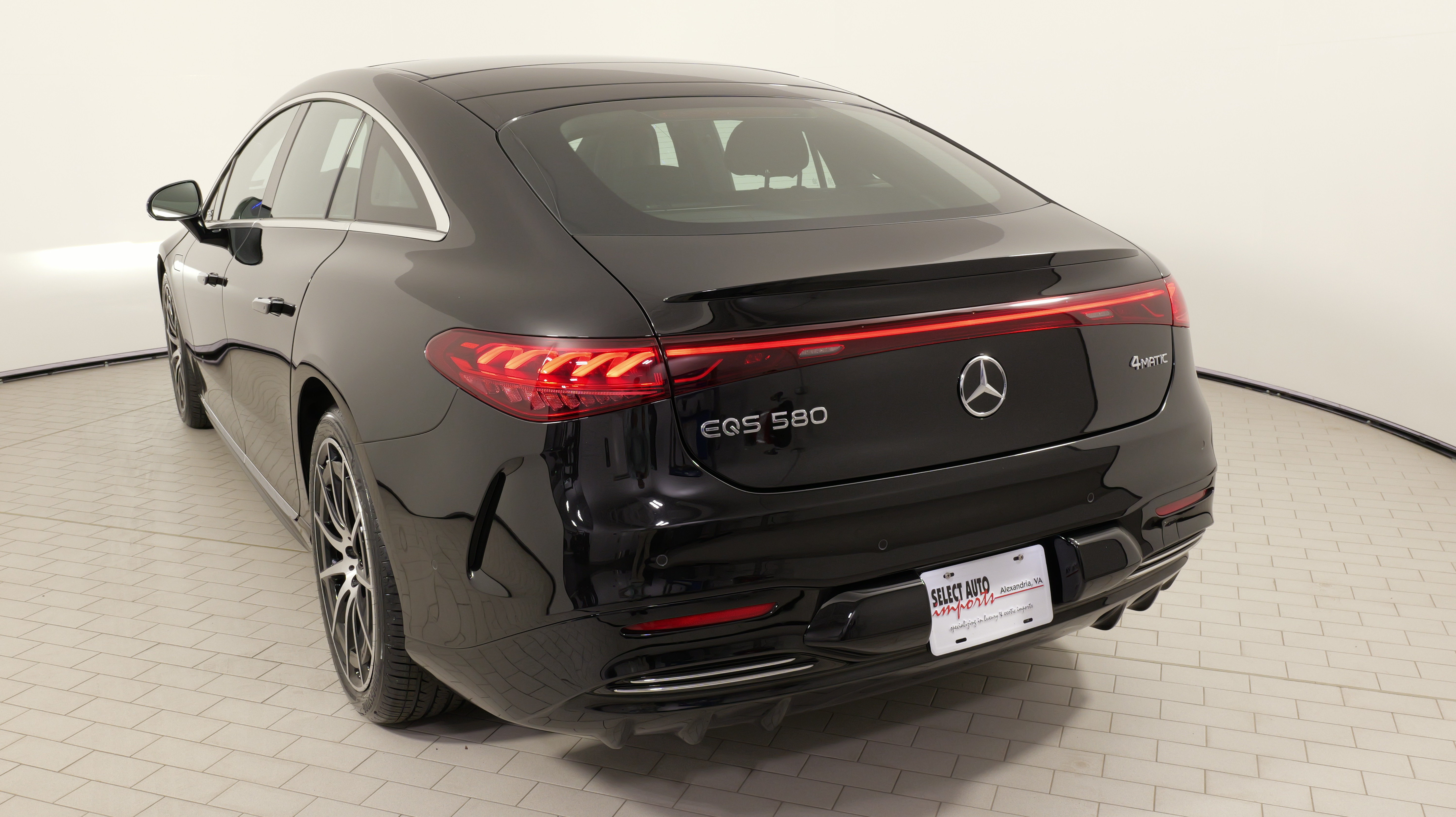 Used 2023 Mercedes-Benz EQS 580 4MATIC Sedan image 14