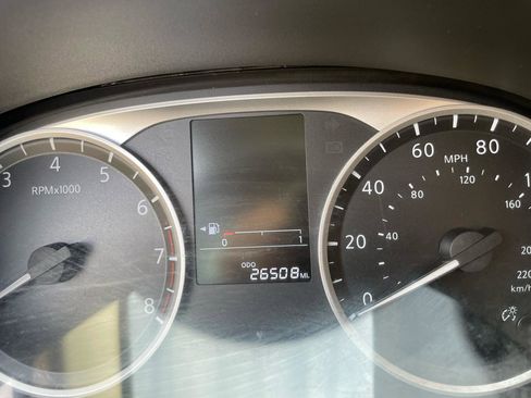 Used 2024 Nissan Versa S FWD image 10