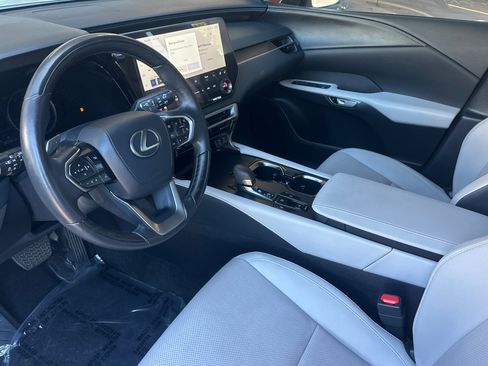 Used 2024 Lexus RX 350 Premium w/ Accessory Package (Z1) FWD image 4
