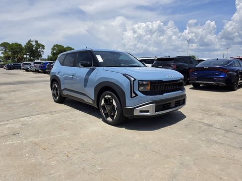 New 2027 Kia Seltos EX FWD image 2