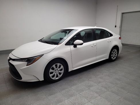 Used 2022 Toyota Corolla LE image 2