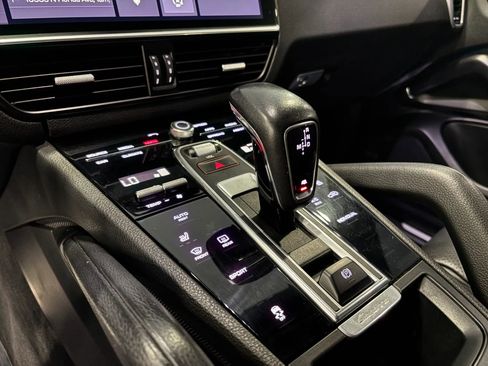Used 2019 Porsche Cayenne AWD/4WD image 32