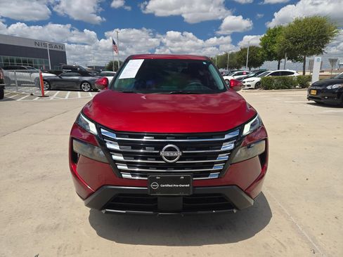 Certified 2025 Nissan Rogue SV FWD image 7