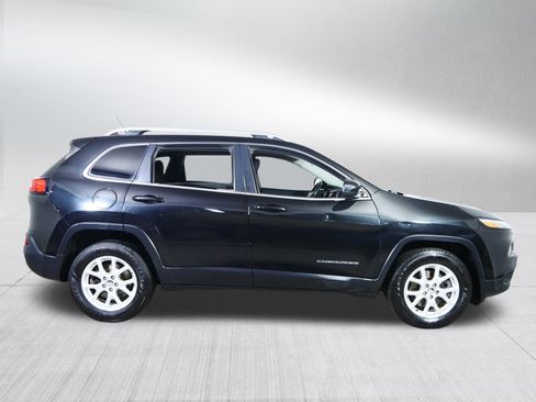 Used 2015 Jeep Cherokee Latitude w/ Comfort/Convenience Group image 8