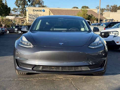 Used 2019 Tesla Model 3 Mid Range image 5