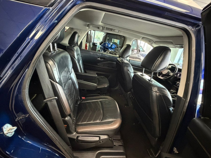 Used 2022 Nissan Pathfinder Platinum AWD/4WD image 39
