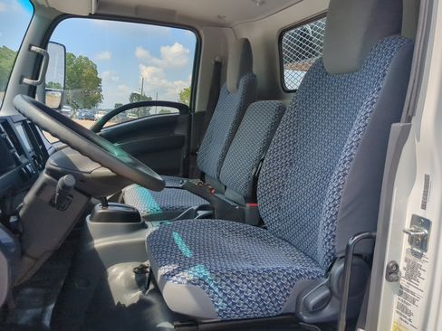 Used 2024 Chevrolet Low Cab Forward RWD image 12