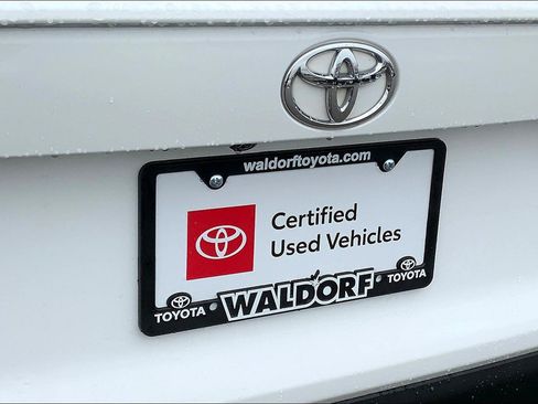 Used 2021 Toyota RAV4 XLE FWD image 10