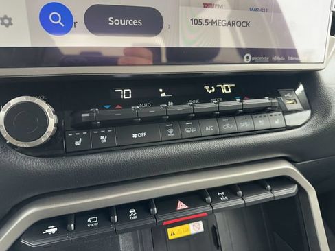 Used 2023 Toyota Tundra Limited w/ TRD Off-Road Package AWD/4WD image 19