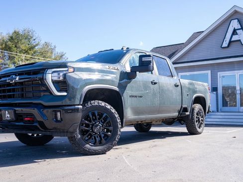 Used 2025 Chevrolet Silverado 2500 LT w/ Trail Boss Package image 1