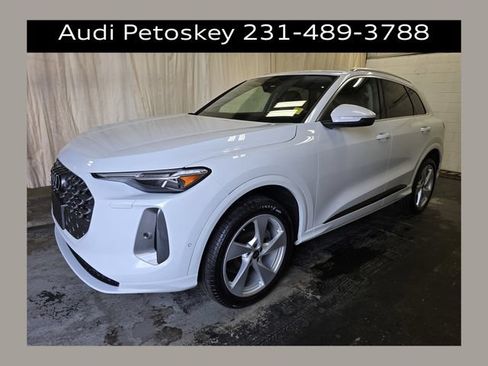 Certified 2025 Audi Q5 Premium Plus w/ Premium Plus AWD/4WD image 1