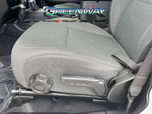 Used 2024 Jeep Wrangler Unlimited Sport AWD/4WD image 19