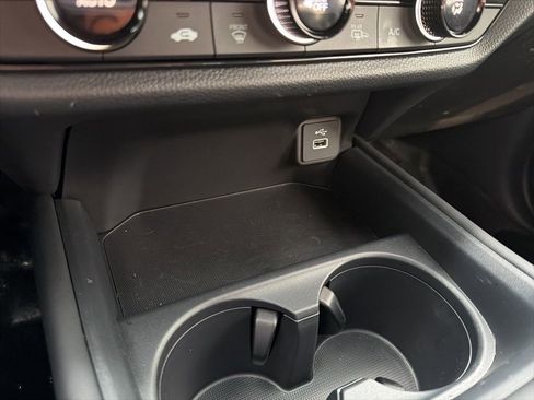 Certified 2025 Honda HR-V Sport image 30