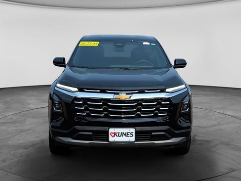 Used 2025 Chevrolet Equinox LT AWD/4WD image 2