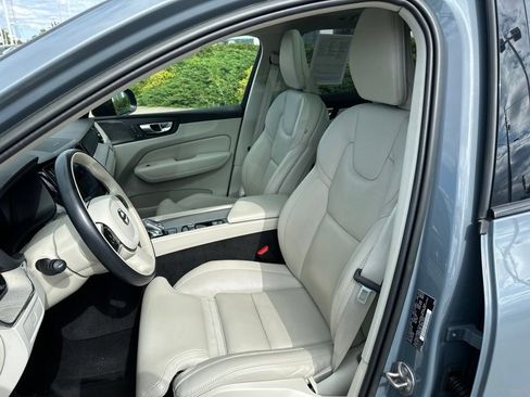 Used 2023 Volvo XC60 B5 Ultimate w/ Climate Package AWD/4WD image 12