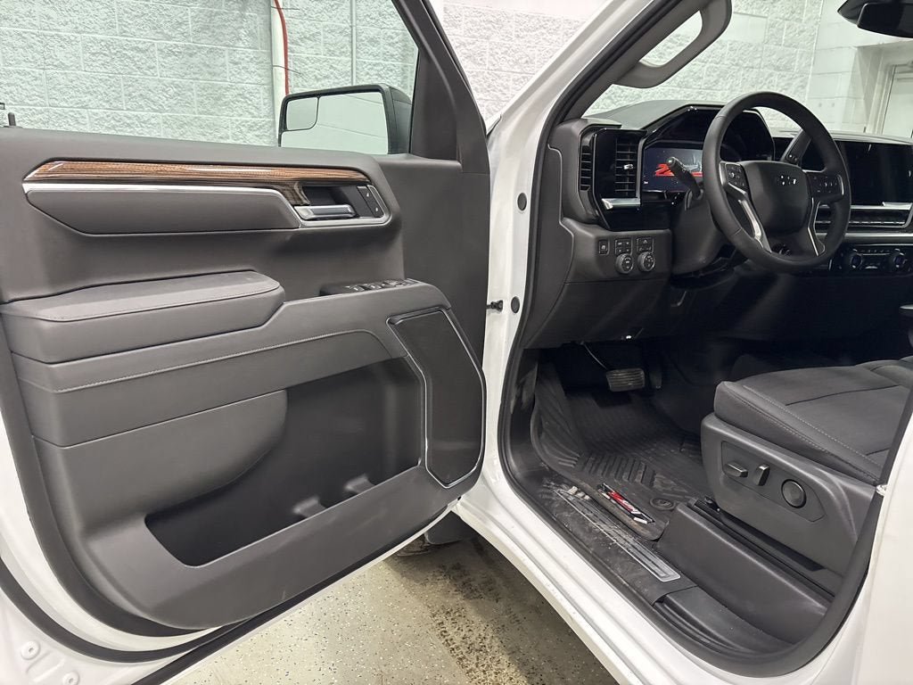 New 2026 Chevrolet Silverado 1500 RST AWD/4WD image 12