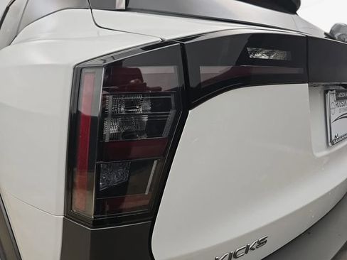 Used 2026 Nissan Kicks SV FWD image 34