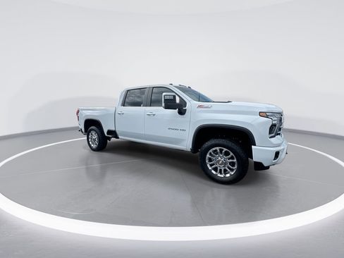 Used 2025 Chevrolet Silverado 2500 LT w/ Z71 Chrome Sport Edition image 2