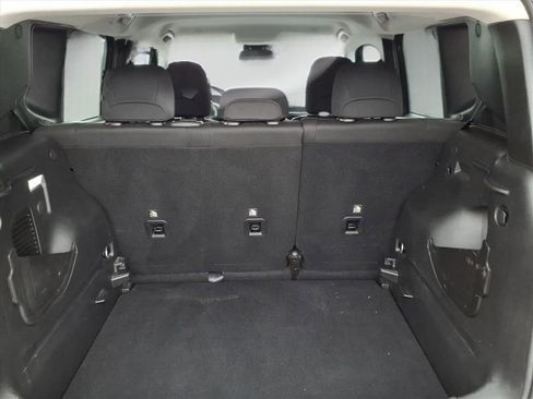 Used 2020 Jeep Renegade Latitude w/ Cold Weather Group image 17