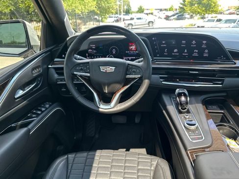 Used 2023 Cadillac Escalade Sport Platinum w/ LPO, ONYX Package AWD/4WD image 28