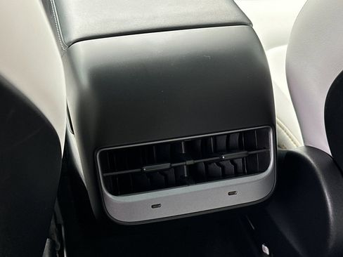 Used 2023 Tesla Model Y Long Range image 13