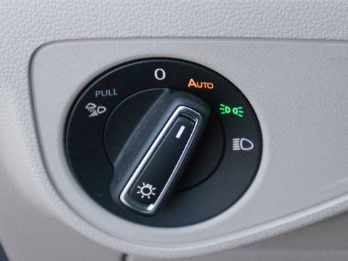 Used 2022 Volkswagen Atlas SE image 16