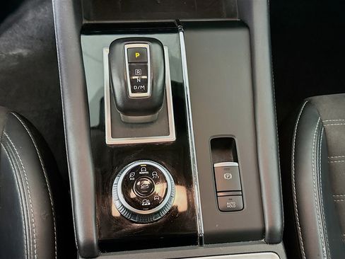 Used 2024 Mitsubishi Outlander SE image 25