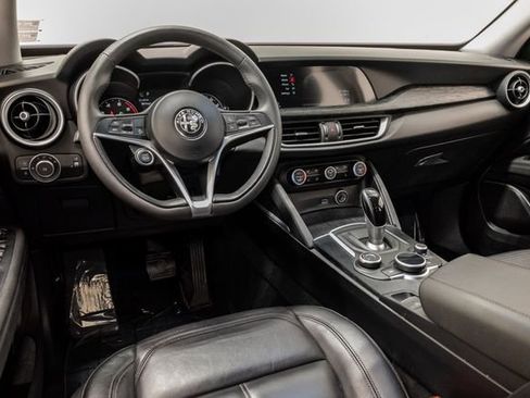 Used 2019 Alfa Romeo Stelvio AWD image 6