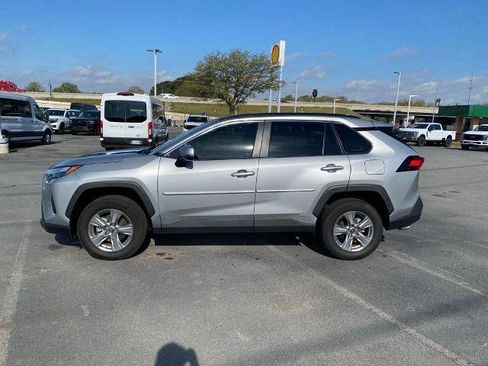Used 2024 Toyota RAV4 XLE AWD/4WD image 4