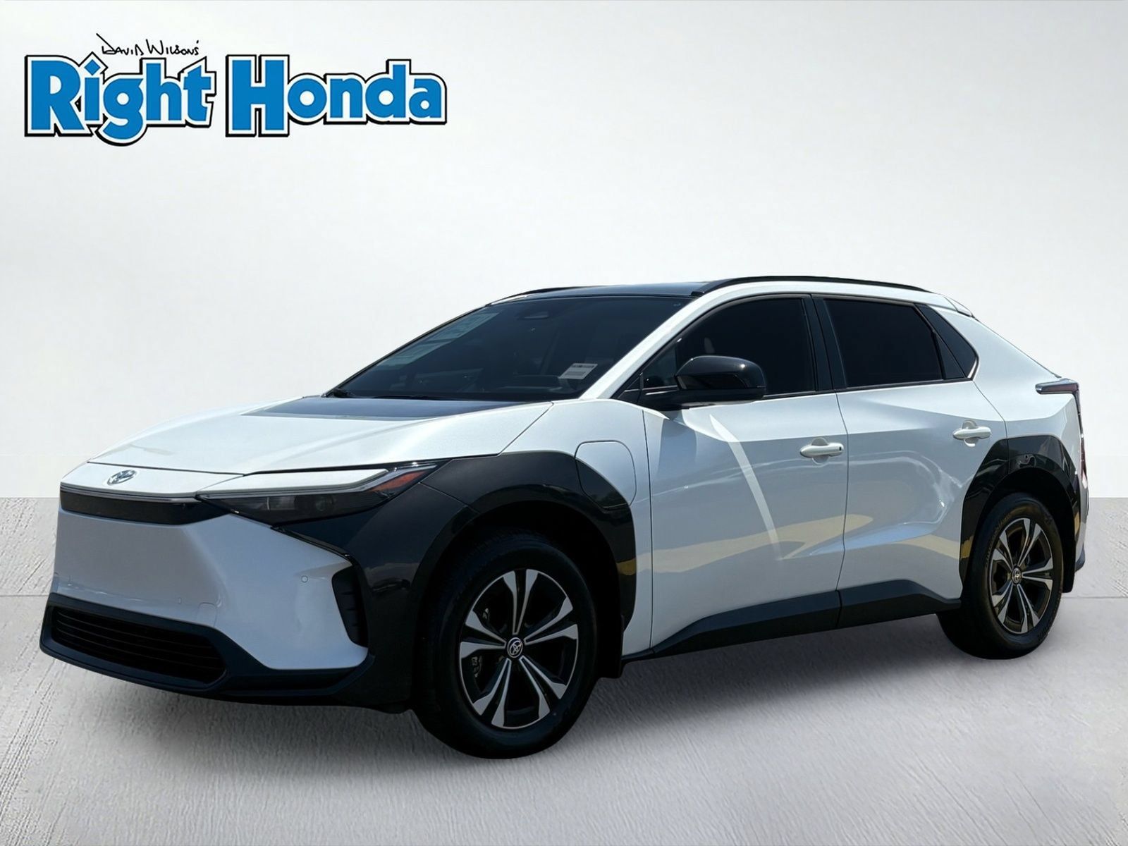 Used 2024 Toyota bZ4X FWD w/ Weather Package image 2