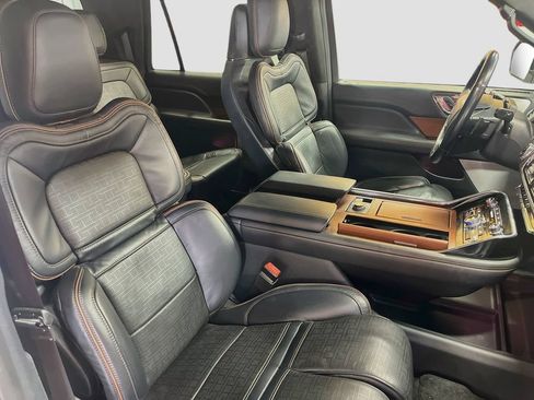 Used 2024 Lincoln Navigator L Black Label AWD/4WD image 32