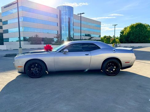 Used 2015 Dodge Challenger R/T w/ Quick Order Package 28B R/T RWD image 15