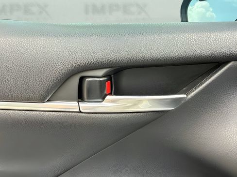 Used 2019 Toyota Camry XSE FWD image 12