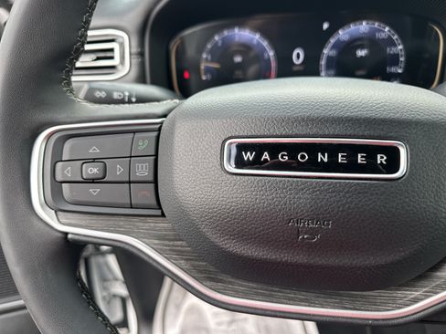 Used 2024 Jeep Wagoneer Series III AWD/4WD image 26