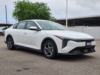 Used 2025 Kia K4 LXS video 3
