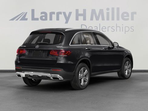 Used 2020 Mercedes-Benz GLC 300 4MATIC image 2