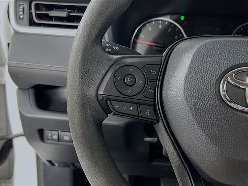 Used 2022 Toyota RAV4 XLE FWD image 19