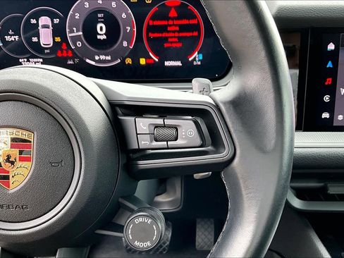 Used 2024 Porsche Cayenne image 54