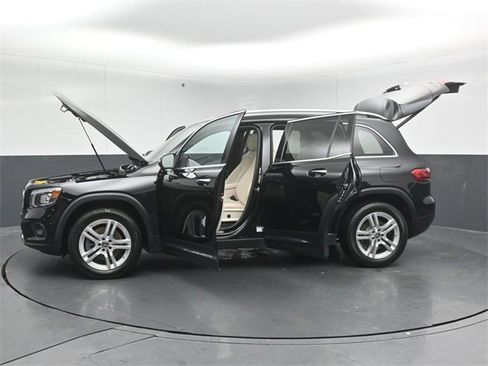 Used 2021 Mercedes-Benz GLB 250 4MATIC image 57