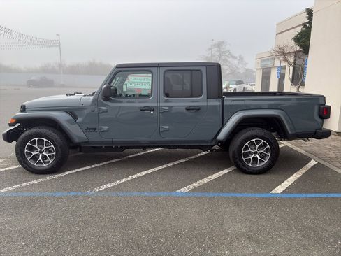 New 2026 Jeep Gladiator Sport image 5
