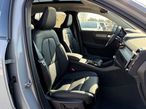 New 2026 Volvo XC40 B5 Ultra w/ Climate Package image 8